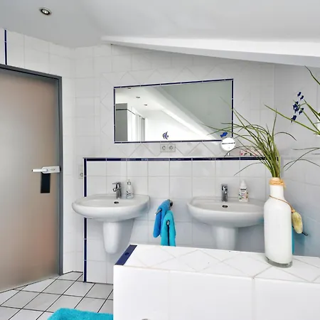 Apartman Lona By Interhome